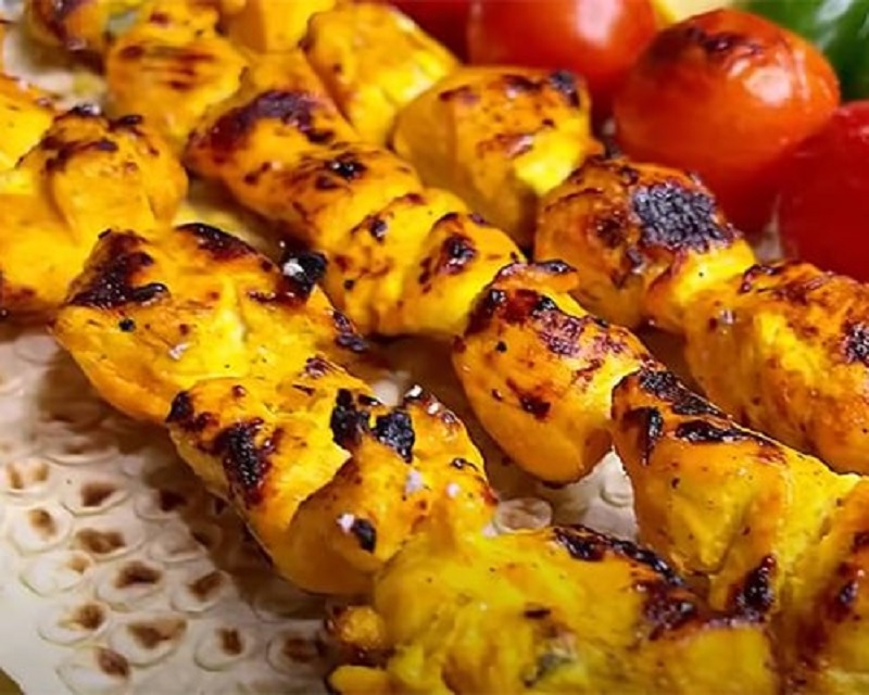 هشدار فوری درباره مصرف رنگ‌های مصنوعی در غذا / فریب رنگ طلایی جوجه کباب را نخورید